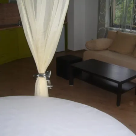 Studio Romantika 소조폴